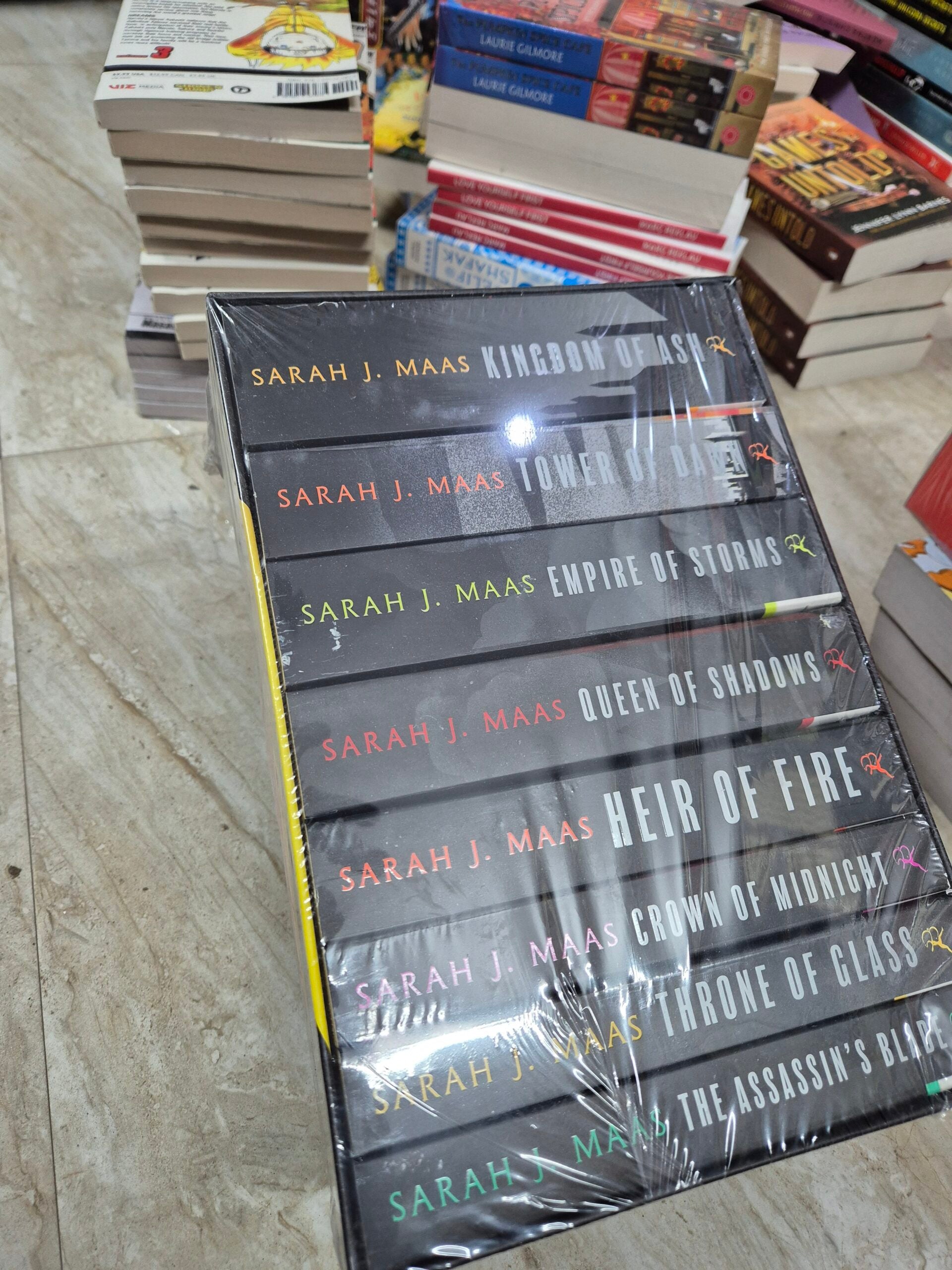 Throne of Glass Series by Sarah J. Maas (8  Books box set)